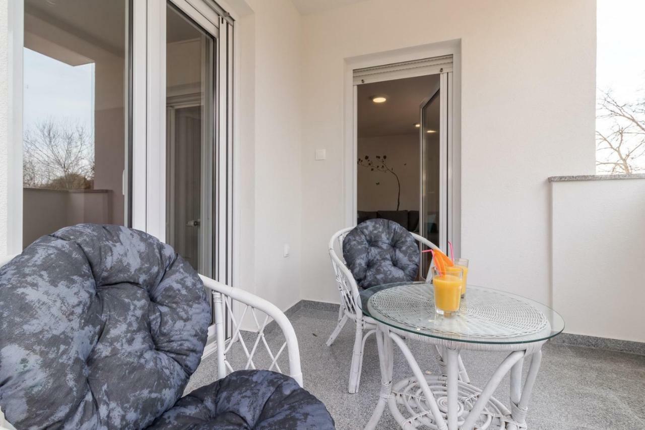 Apartments Mira Pula Ngoại thất bức ảnh