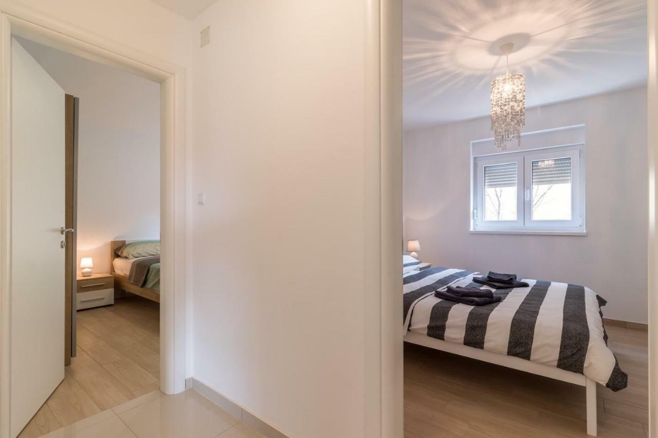 Apartments Mira Pula Ngoại thất bức ảnh