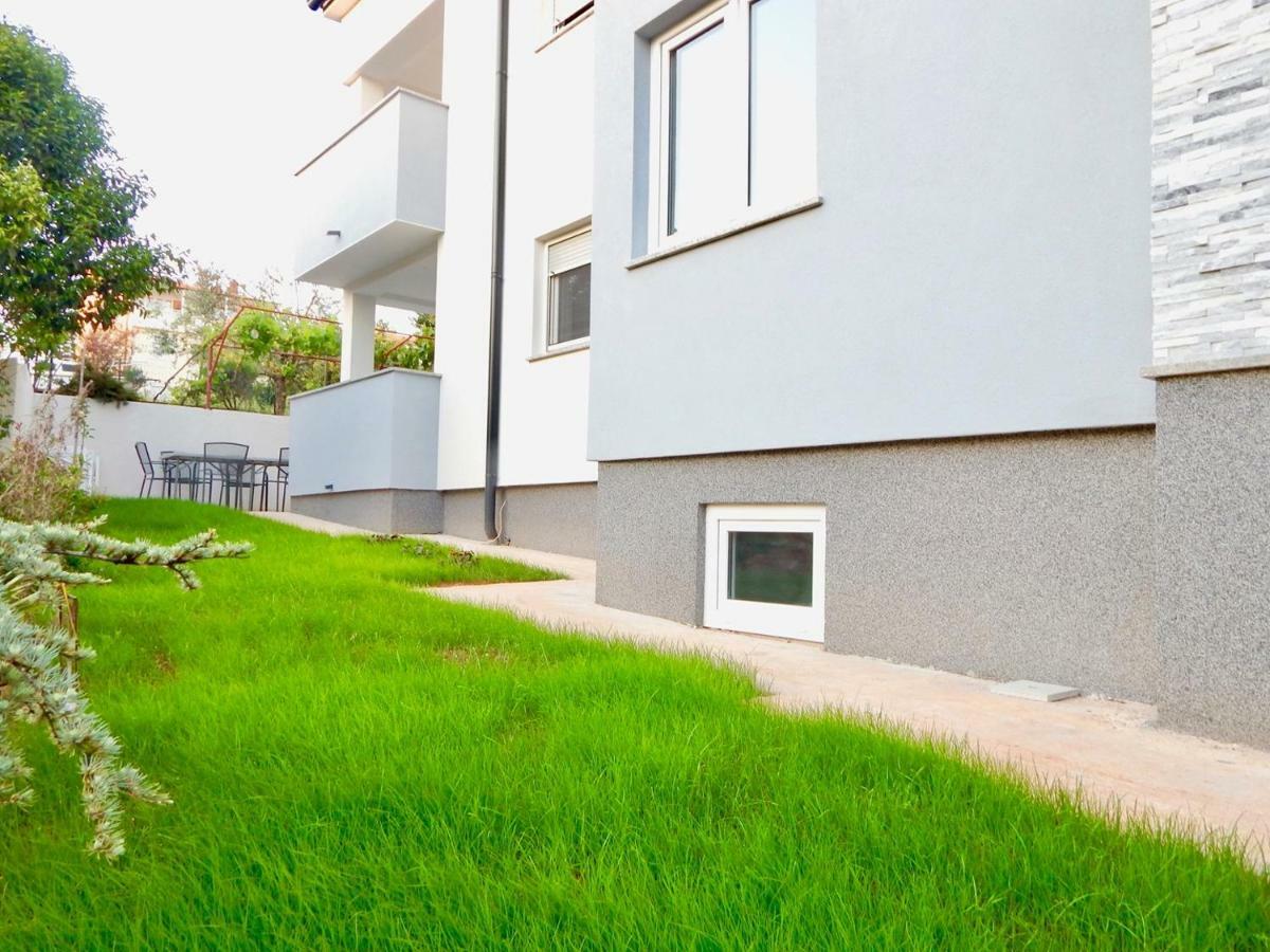 Apartments Mira Pula Ngoại thất bức ảnh