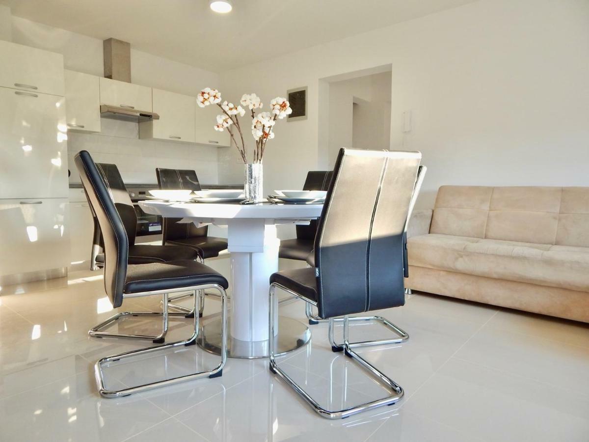 Apartments Mira Pula Ngoại thất bức ảnh