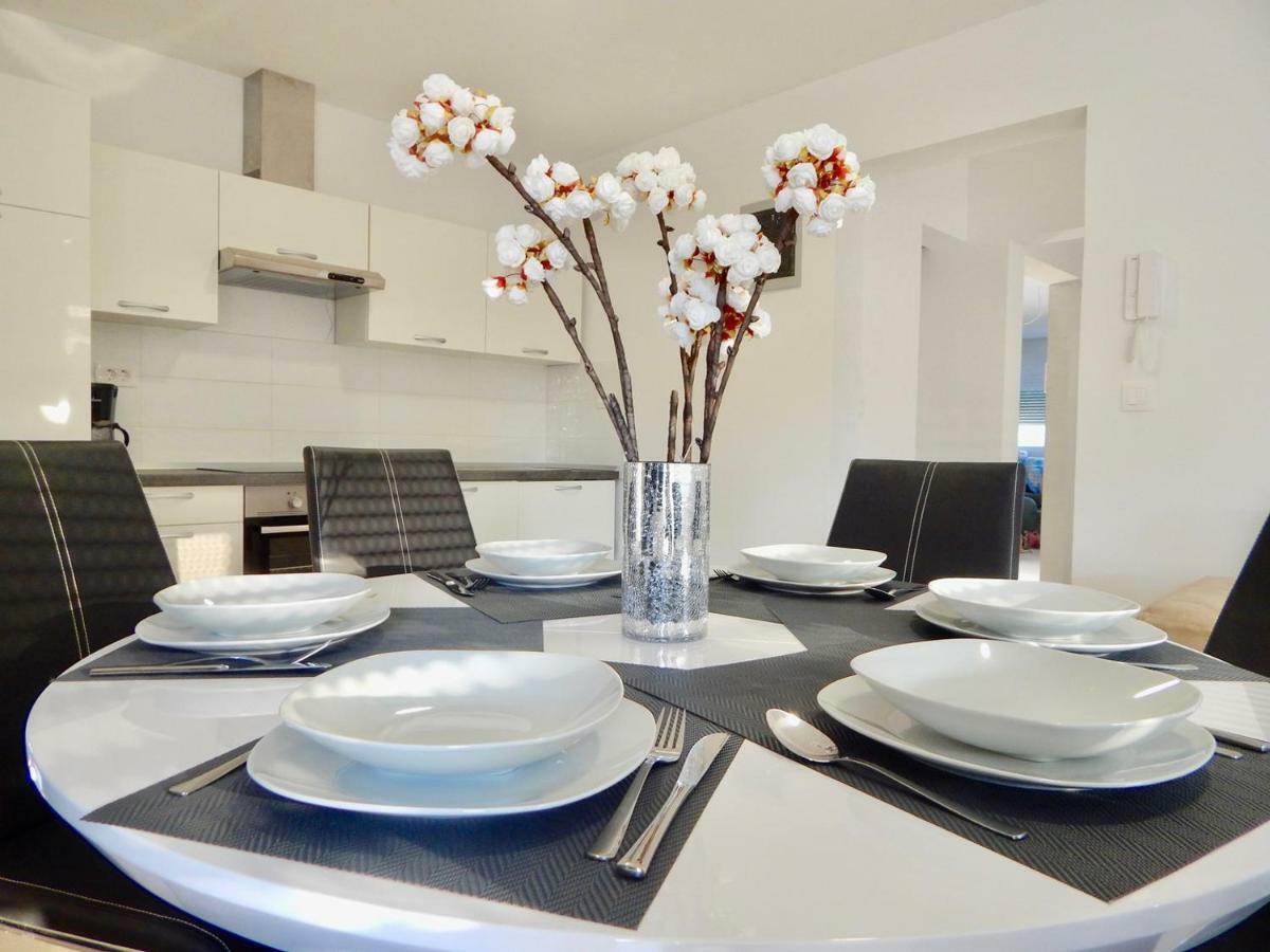 Apartments Mira Pula Ngoại thất bức ảnh