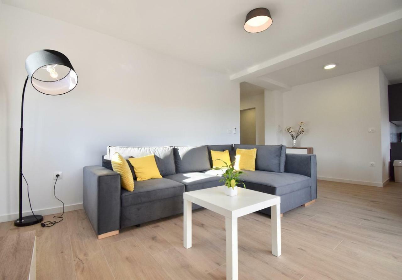 Apartments Mira Pula Ngoại thất bức ảnh