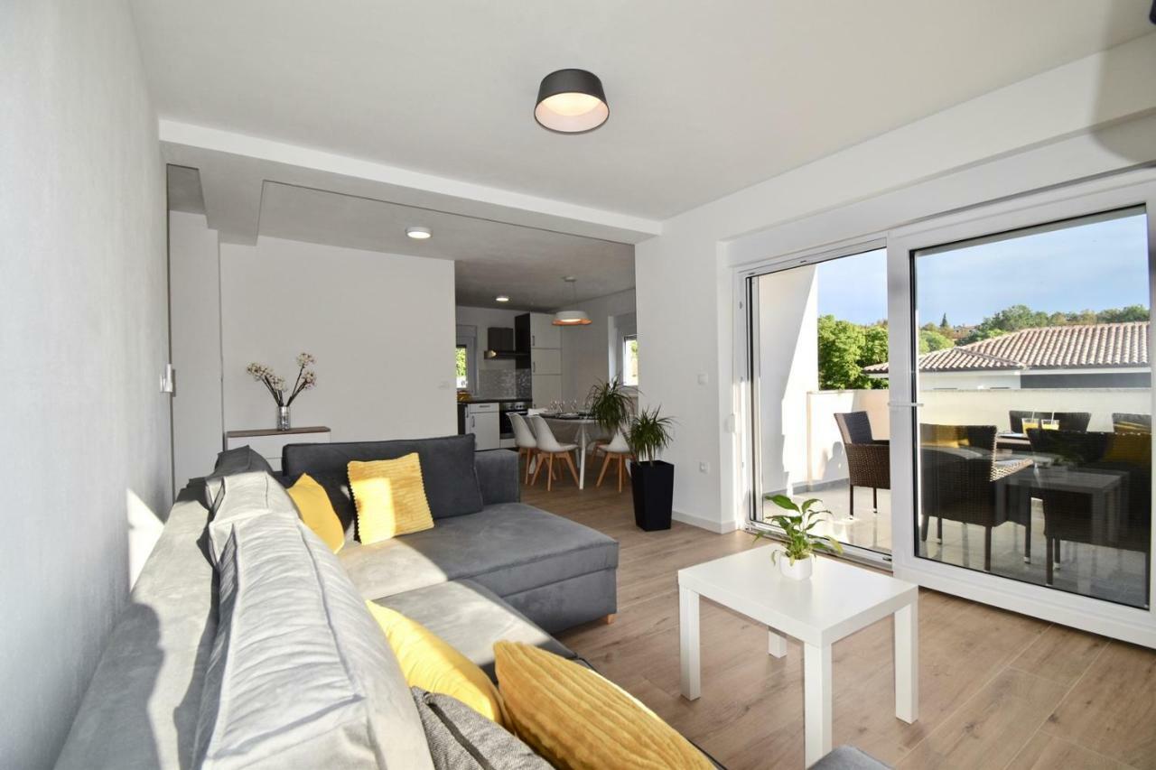 Apartments Mira Pula Ngoại thất bức ảnh
